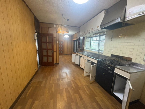 川西市大和、中古一戸建てのキッチン画像です