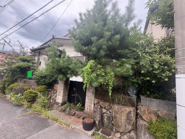 川西市大和、中古一戸建ての外観画像です