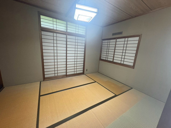 川西市大和、中古一戸建ての居間画像です