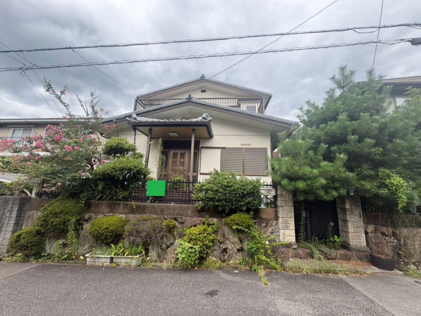 川西市大和、中古一戸建ての外観画像です