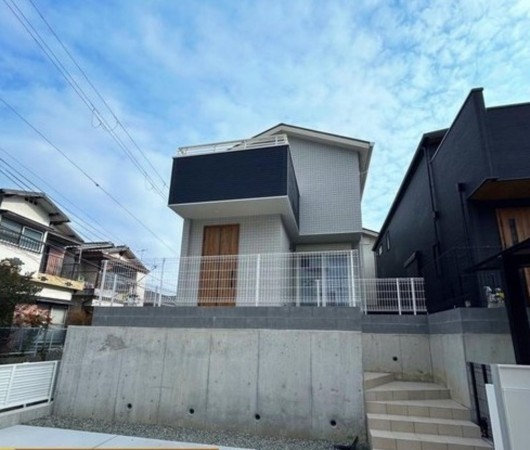 川西市松が丘町、新築一戸建ての画像です