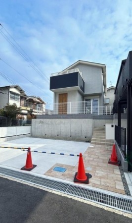 川西市松が丘町、新築一戸建ての画像です