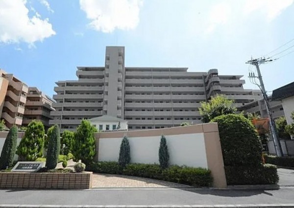 川西市新田、マンションの画像です