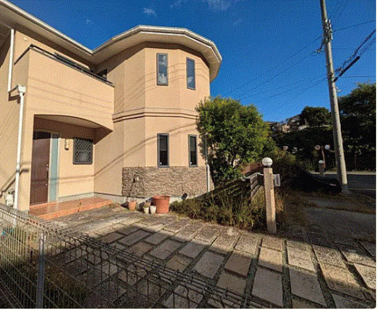 川西市南野坂、中古一戸建ての画像です