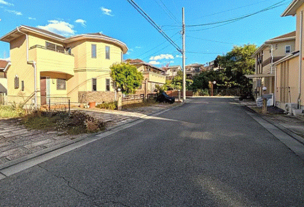 川西市南野坂、中古一戸建ての画像です