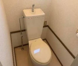 川西市鼓が滝、収益物件/アパートのトイレ画像です