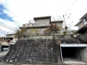 川西市湯山台、中古一戸建ての画像です