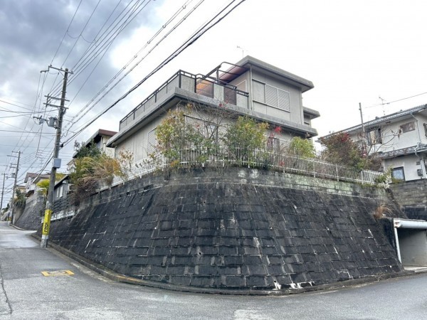 川西市湯山台、中古一戸建ての画像です