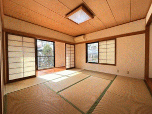 川西市緑が丘、中古一戸建ての画像です