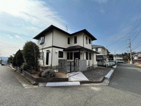 川西市緑が丘、中古一戸建ての画像です