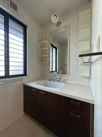 川西市緑が丘、中古一戸建ての画像です