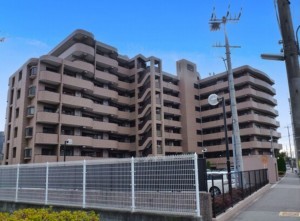 川西市滝山町、マンションの画像です