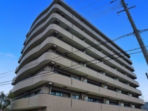 川西市滝山町、マンションの画像です