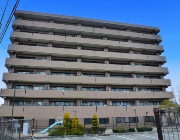 川西市滝山町、マンションの画像です