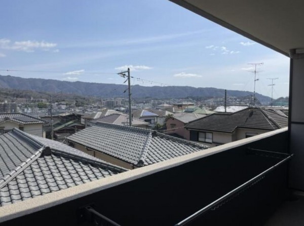 川西市新田、マンションの画像です