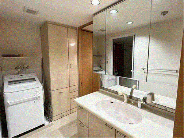 川西市清和台、マンションの画像です