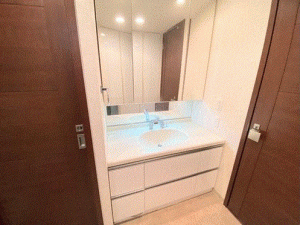 川西市花屋敷、マンションの画像です