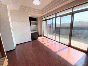 川西市花屋敷、マンションの画像です