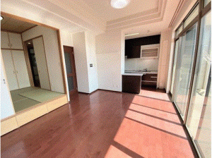 川西市花屋敷、マンションの画像です