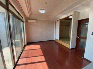 川西市花屋敷、マンションの画像です