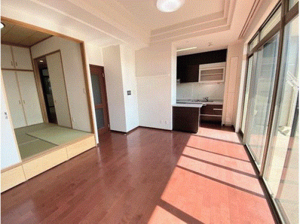 川西市花屋敷、マンションの画像です