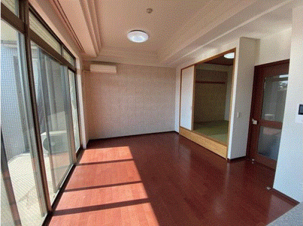 川西市花屋敷、マンションの画像です