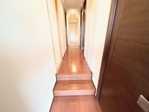 川西市花屋敷、マンションの画像です