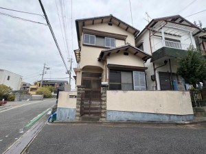 川西市東畦野、中古一戸建ての画像です