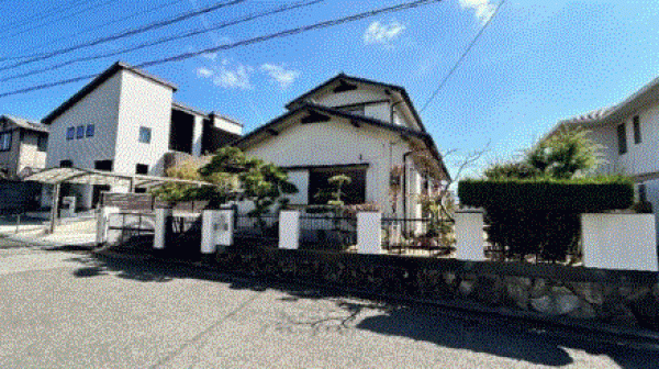 川西市緑台、中古一戸建ての画像です
