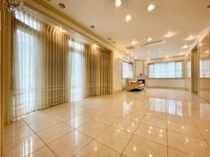 川西市湯山台、中古一戸建ての画像です