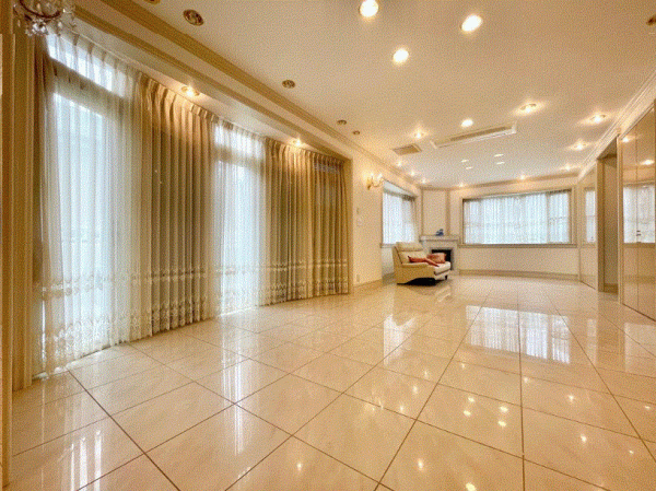 川西市湯山台、中古一戸建ての画像です