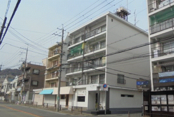 川西市花屋敷、マンションの画像です