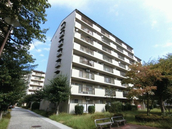 川西市栄町、マンションの画像です