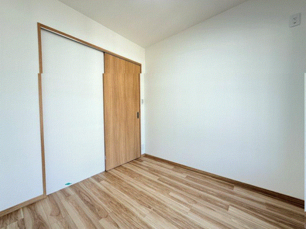 川西市栄町、マンションの画像です