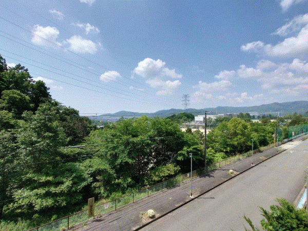 川西市向陽台、マンションの画像です