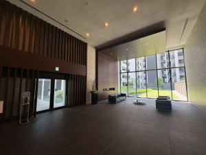 豊中市新千里南町、マンションのエントランス画像です
