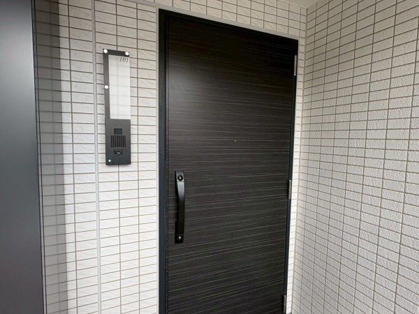 豊中市新千里南町、マンションの玄関画像です