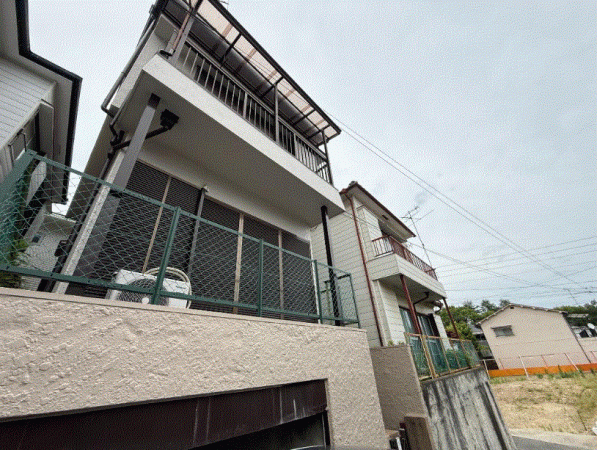 川西市松が丘町、中古一戸建ての画像です