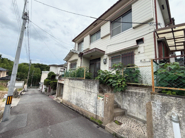 川西市松が丘町、中古一戸建ての画像です