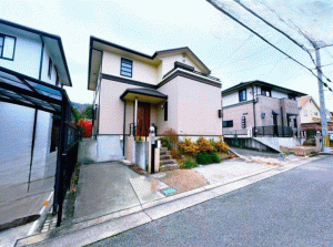 川西市南野坂、中古一戸建ての画像です