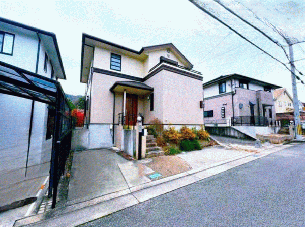 川西市南野坂、中古一戸建ての画像です