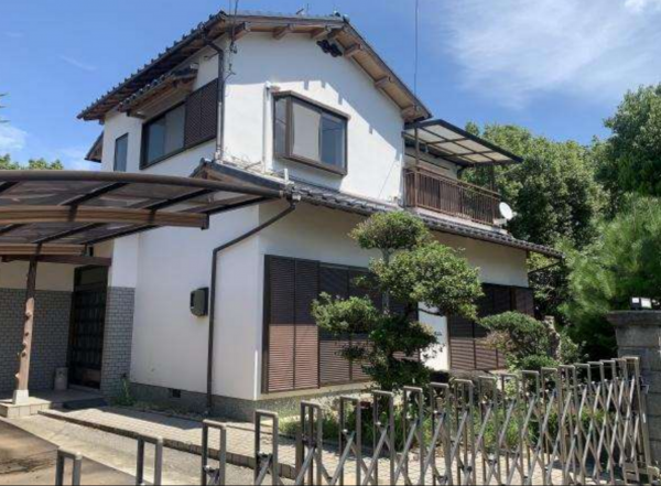 川西市清和台、中古一戸建ての外観画像です