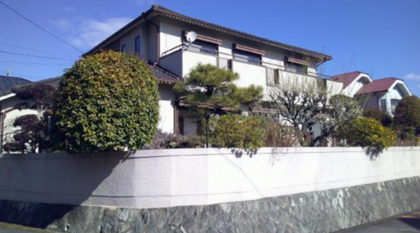 川西市緑が丘、中古一戸建ての画像です