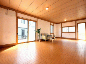 川西市けやき坂、中古一戸建ての居間画像です