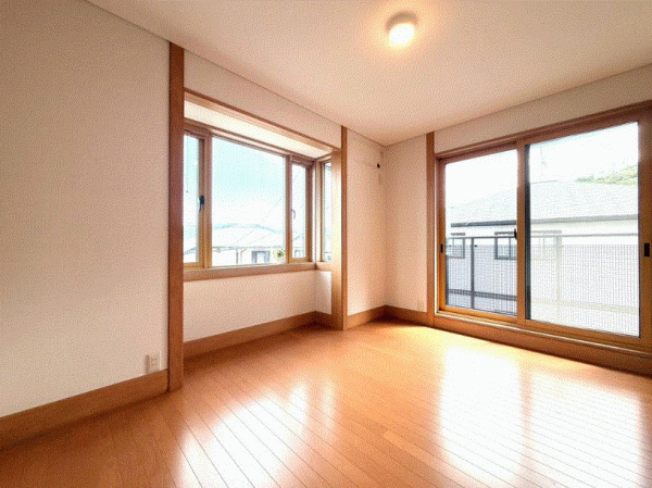 川西市けやき坂、中古一戸建ての寝室画像です