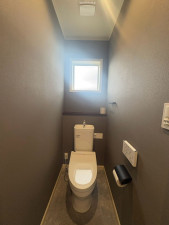 川西市水明台、中古一戸建てのトイレ画像です