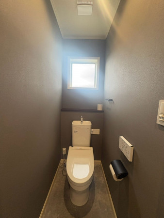 川西市水明台、中古一戸建てのトイレ画像です