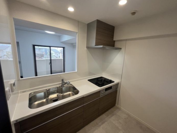 八王子市台町、マンションのキッチン画像です