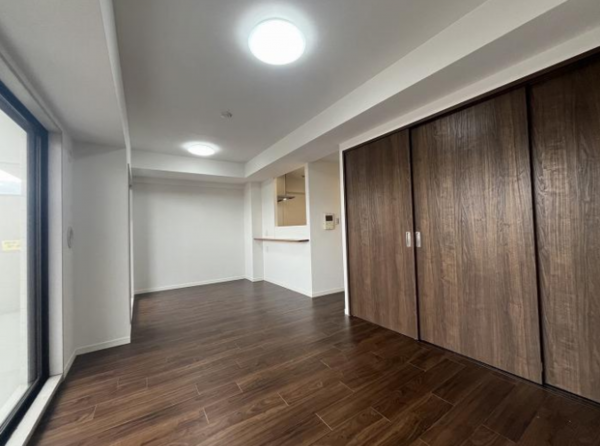 八王子市台町、マンションの居間画像です