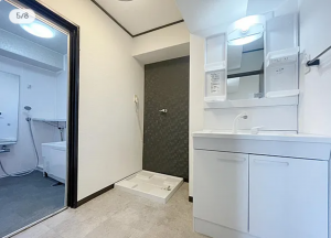 八王子市追分町、マンションの洗面画像です